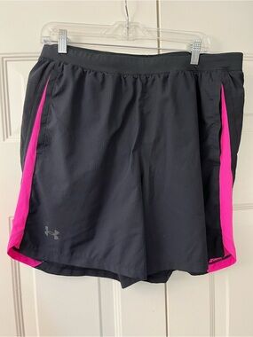 Under Armour XL Fitted Coupe Ajustee Shorts